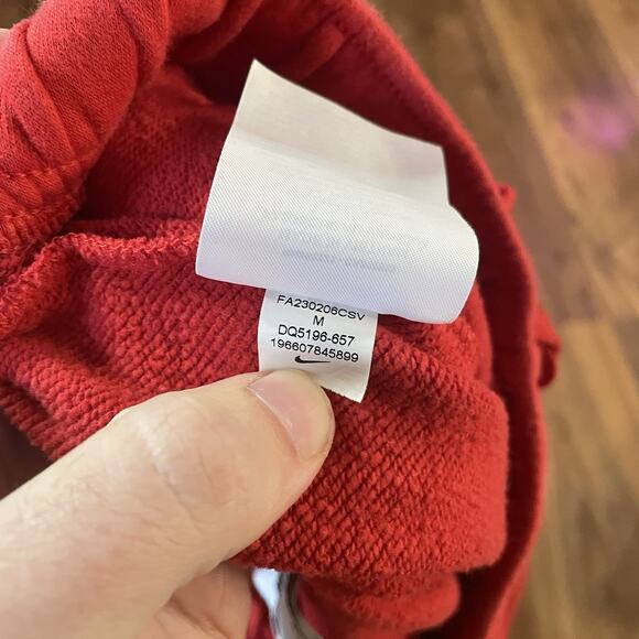 Nike Women’s M Sportswear Club Fleece Mid-Rise Oversized Cargo Joggers - Red - Picture 9 of 12